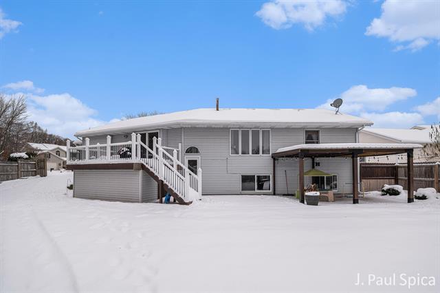 Builiding view twenty eight for 4127 Chaminade, Grandville, MI. 49418