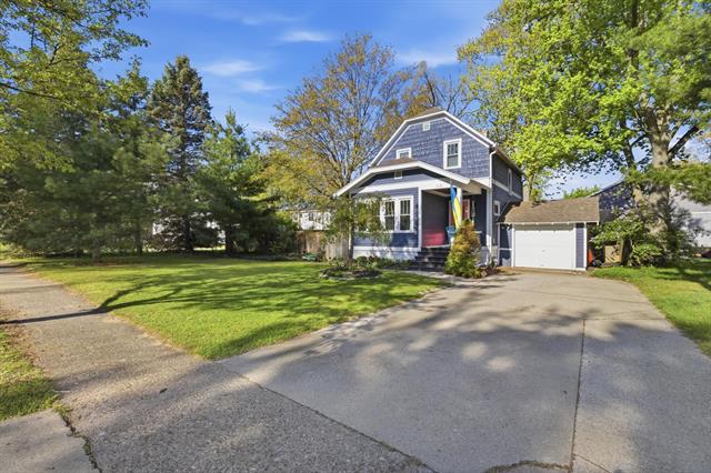 front view for 115 N Lake Avenue, Spring Lake, Mi. 49456