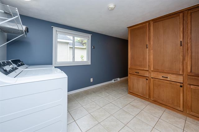 Builiding view twelve for 305 Main, Berrien Springs, MI. 49103