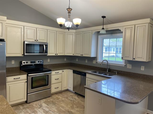 Builiding view ten for 113 Beacon Ridge, Battle Creek, MI. 49017