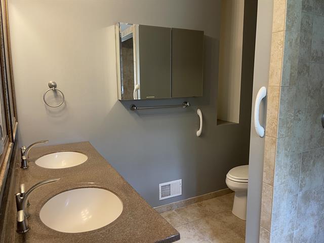 Builiding view thirty three for 113 Beacon Ridge, Battle Creek, MI. 49017