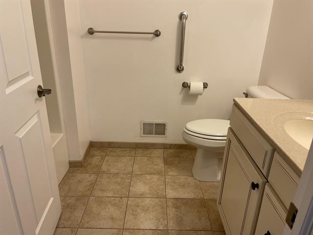 Builiding view twenty four for 113 Beacon Ridge, Battle Creek, MI. 49017