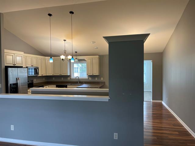 Builiding view two for 113 Beacon Ridge, Battle Creek, MI. 49017