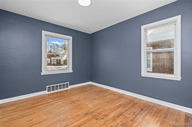 Builiding view nineteen for 12708 Payton, Detroit, MI. 48224