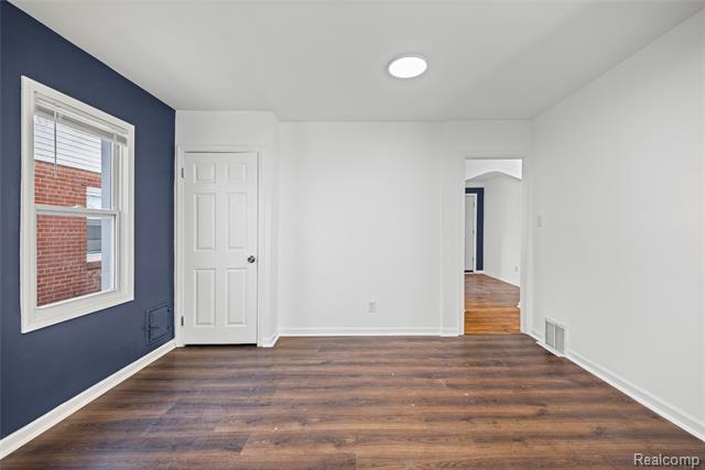 Builiding view sixteen for 12708 Payton, Detroit, MI. 48224