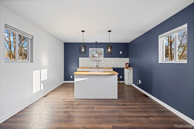 Builiding view ten for 12708 Payton, Detroit, MI. 48224