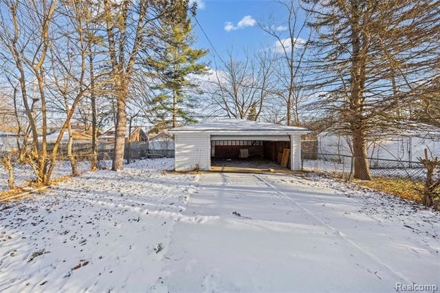 Builiding view thirty for 12708 Payton, Detroit, MI. 48224