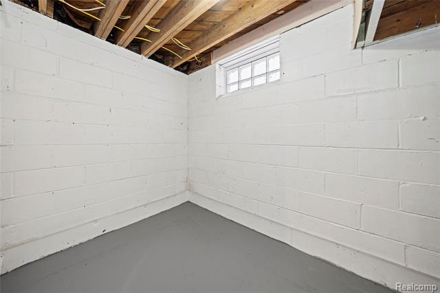 Builiding view twenty eight for 12708 Payton, Detroit, MI. 48224