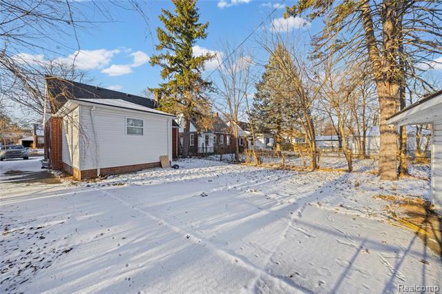 Builiding view two for 12708 Payton, Detroit, MI. 48224