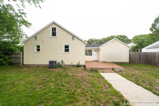 Builiding view thirty five for 2357 Crozier, Muskegon, MI. 49441
