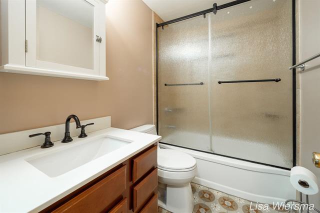 Builiding view twenty seven for 2357 Crozier, Muskegon, MI. 49441