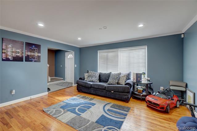 Builiding view eight for 29841 Everett, Southfield, MI. 48076