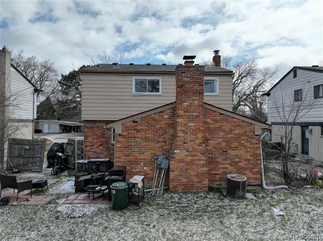 Builiding view four for 29841 Everett, Southfield, MI. 48076