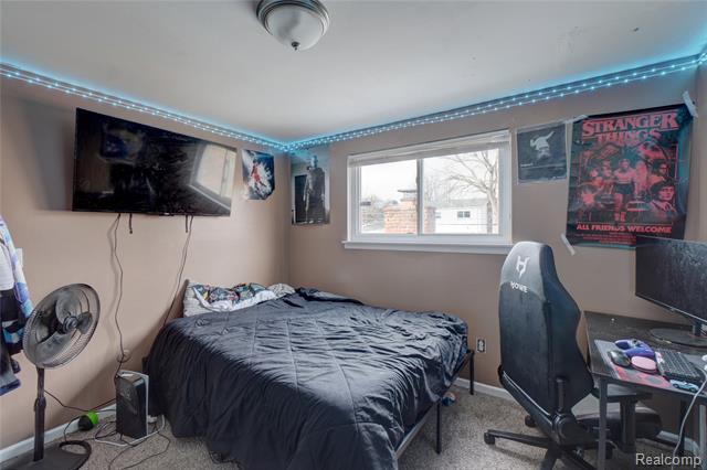 Builiding view twenty five for 29841 Everett, Southfield, MI. 48076