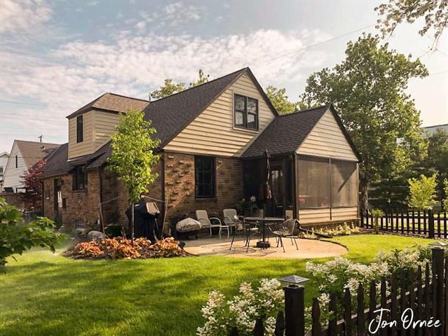 Builiding view fifty one for 550 Washington, Holland, MI. 49423