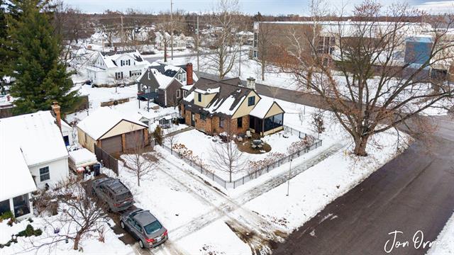 Builiding view forty four for 550 Washington, Holland, MI. 49423