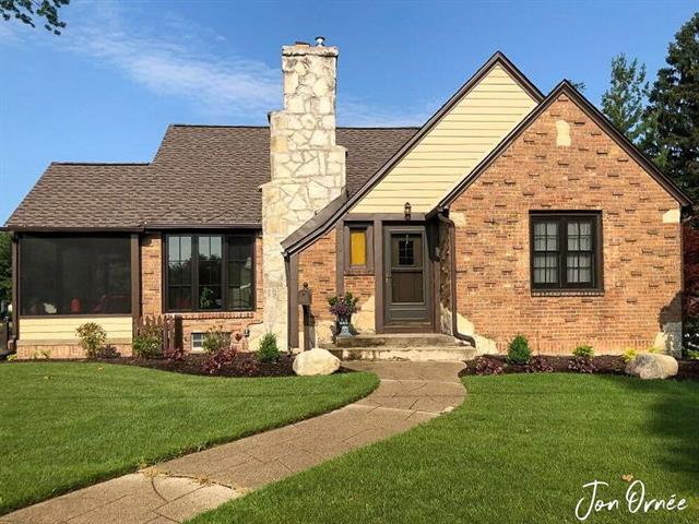 Builiding view forty nine for 550 Washington, Holland, MI. 49423