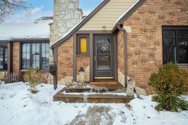 Builiding view forty seven for 550 Washington, Holland, MI. 49423