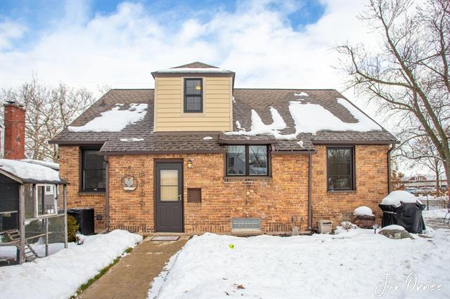 Builiding view forty three for 550 Washington, Holland, MI. 49423