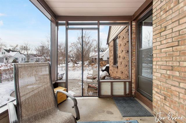 Builiding view forty for 550 Washington, Holland, MI. 49423