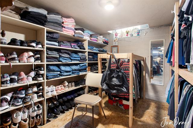 Builiding view thirty eight for 550 Washington, Holland, MI. 49423