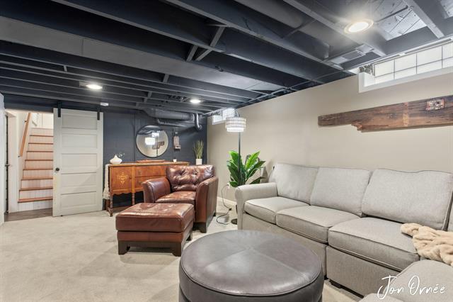 Builiding view thirty four for 550 Washington, Holland, MI. 49423