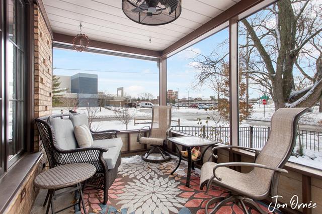 Builiding view thirty nine for 550 Washington, Holland, MI. 49423