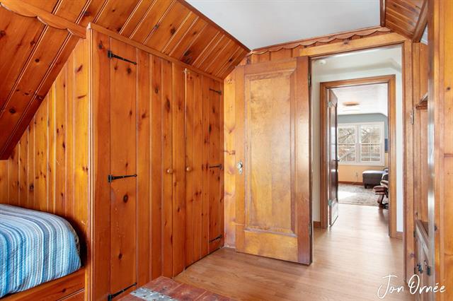 Builiding view twenty nine for 550 Washington, Holland, MI. 49423