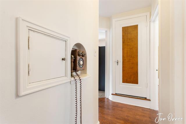 Builiding view twenty one for 550 Washington, Holland, MI. 49423