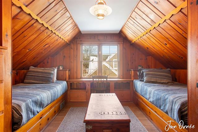 Builiding view twenty six for 550 Washington, Holland, MI. 49423