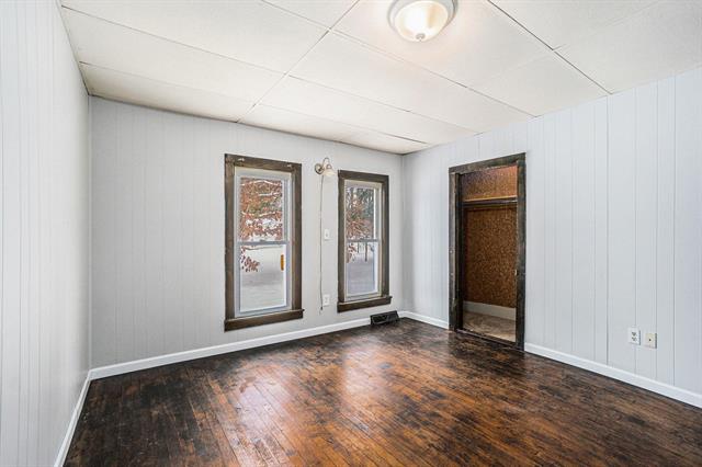 Builiding view fifteen for 620 Bangor, Lawrence, MI. 49064