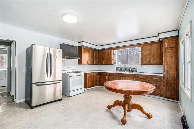 Builiding view five for 620 Bangor, Lawrence, MI. 49064