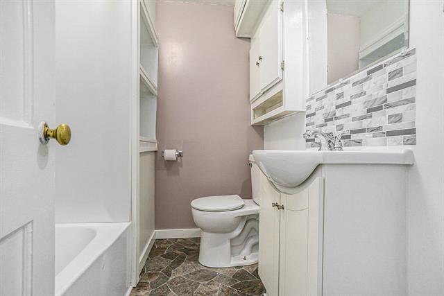 Builiding view twelve for 620 Bangor, Lawrence, MI. 49064