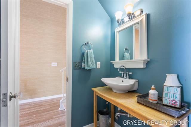 Builiding view eight for 566 Wind Drift, Spring Lake, MI. 49456