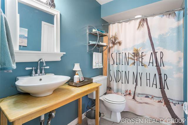 Builiding view nine for 566 Wind Drift, Spring Lake, MI. 49456