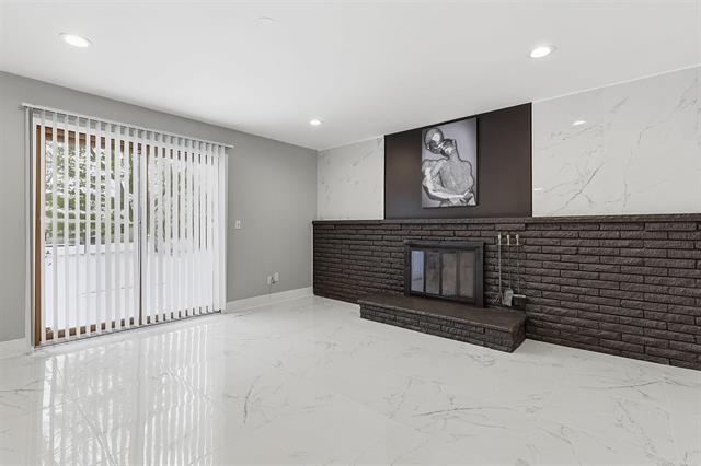 Builiding view fourteen for 29985 Spring River, Southfield, MI. 48076