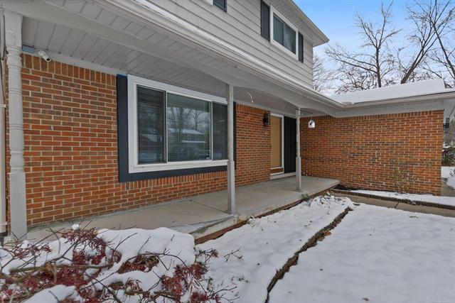 Builiding view twenty six for 29985 Spring River, Southfield, MI. 48076