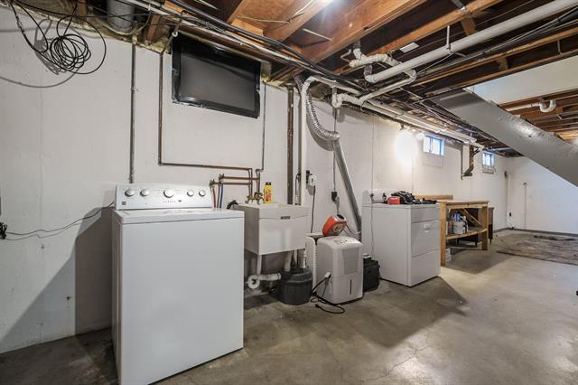 Builiding view twenty one for 3909 Alamo, Kalamazoo, MI. 49006