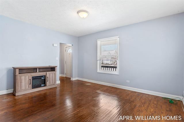 Builiding view five for 243 14Th, Holland, MI. 49423