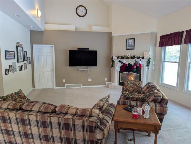 Builiding view eight for 1040 Robinhood, Muskegon, MI. 49445