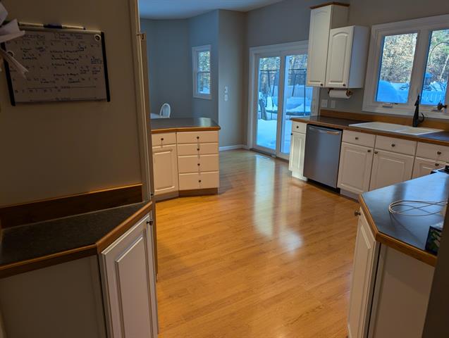 Builiding view fifteen for 1040 Robinhood, Muskegon, MI. 49445