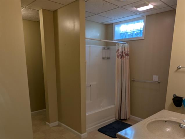 Builiding view fifty one for 1040 Robinhood, Muskegon, MI. 49445