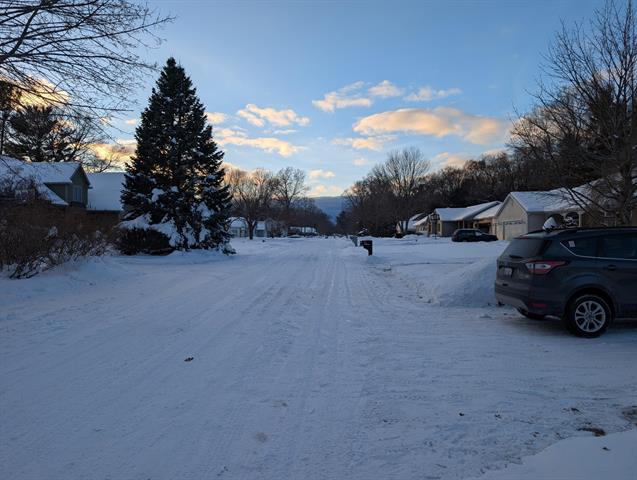 Builiding view fifty seven for 1040 Robinhood, Muskegon, MI. 49445