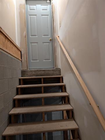 Builiding view fifty six for 1040 Robinhood, Muskegon, MI. 49445