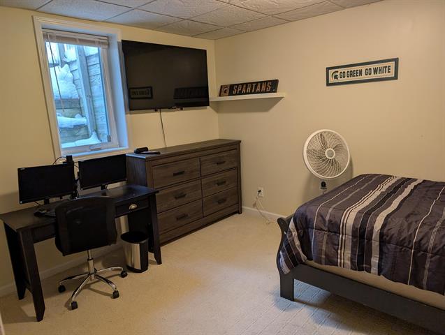 Builiding view forty eight for 1040 Robinhood, Muskegon, MI. 49445