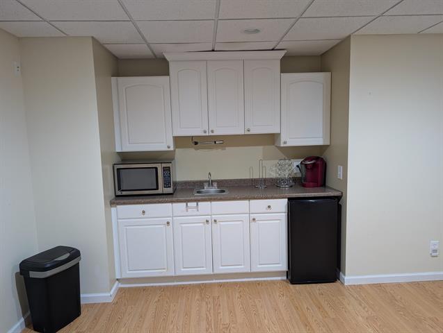 Builiding view forty six for 1040 Robinhood, Muskegon, MI. 49445