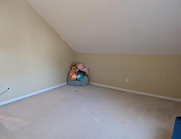 Builiding view forty for 1040 Robinhood, Muskegon, MI. 49445