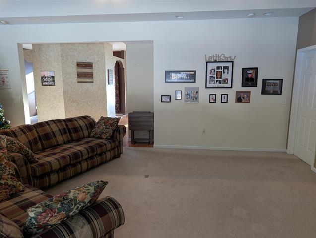 Builiding view seven for 1040 Robinhood, Muskegon, MI. 49445