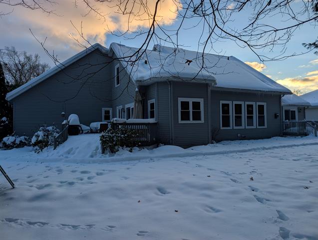 Builiding view sixty five for 1040 Robinhood, Muskegon, MI. 49445