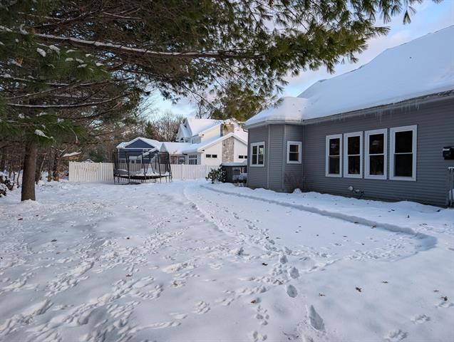 Builiding view sixty seven for 1040 Robinhood, Muskegon, MI. 49445